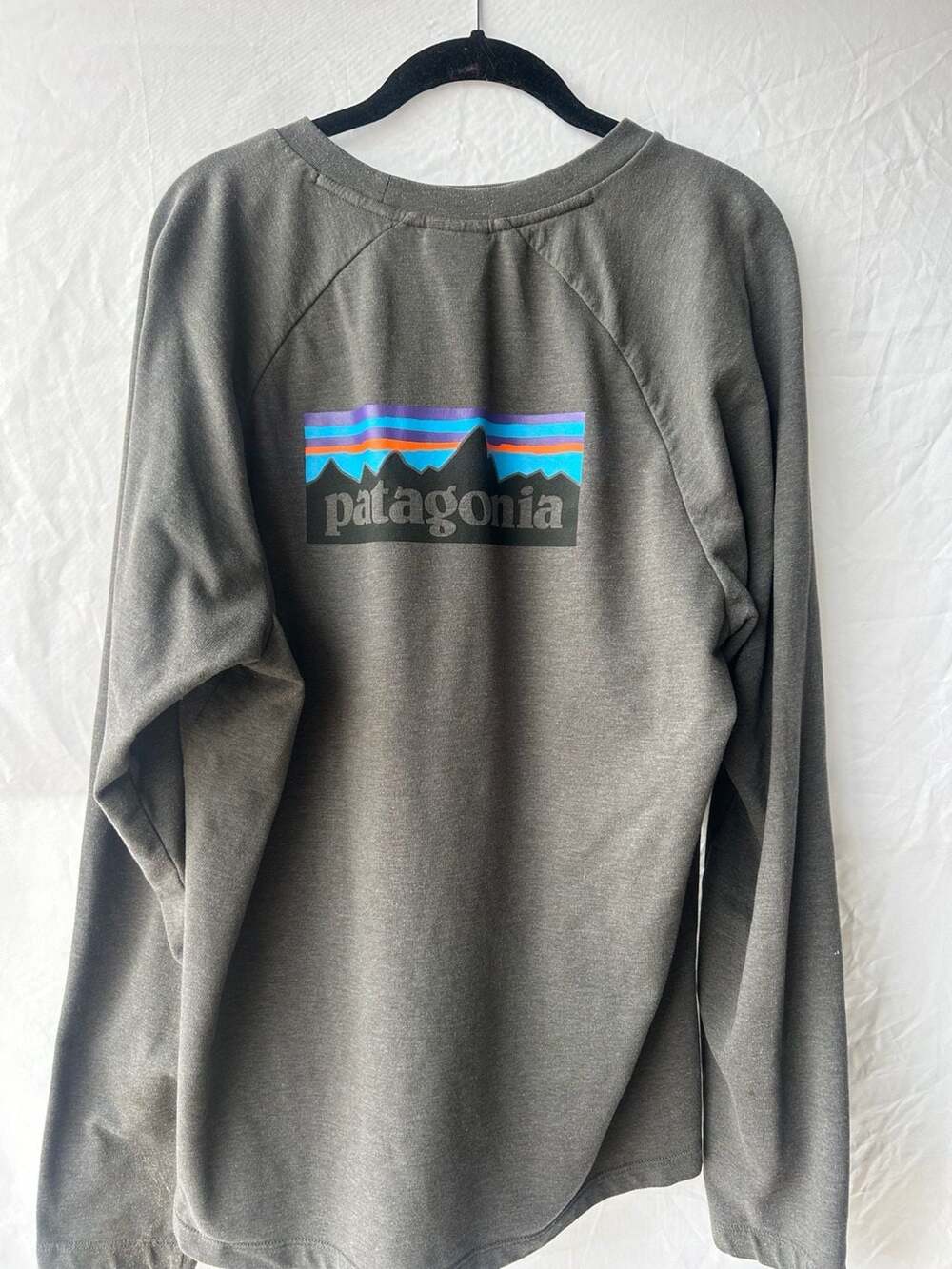 Patagonia P-6 Logo Lightweight Crewneck Sweatshirt - Forge Grey - Size Large